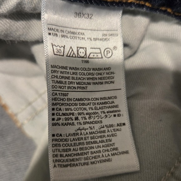 Old Navy Boot-Cut Semi-Evase Men size 36 x 32 Dark wash - Picture 4 of 4